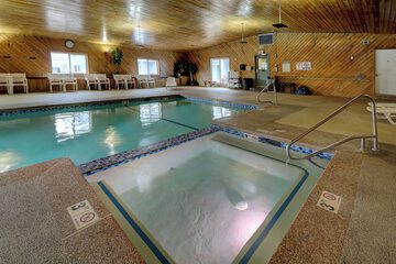 Indoor spa tub