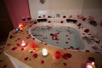 Jetted tub