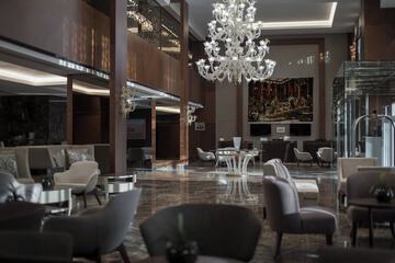Lobby lounge