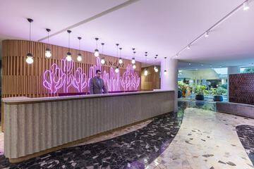 Concierge desk