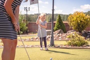 Mini-golf