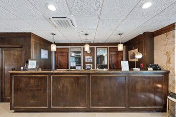 Check-in/check-out kiosk