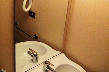 Bathroom sink
