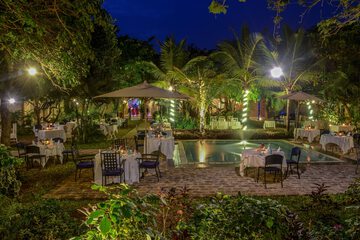 Poolside bar