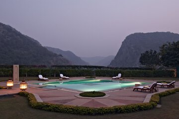 Infinity pool