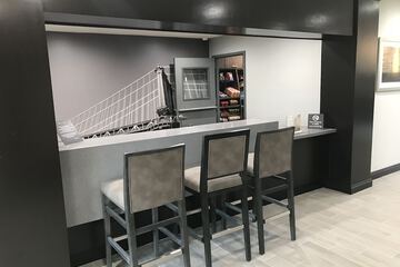 Check-in/check-out kiosk