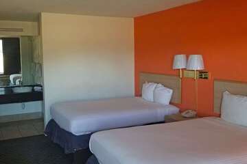 Room 4 of 13