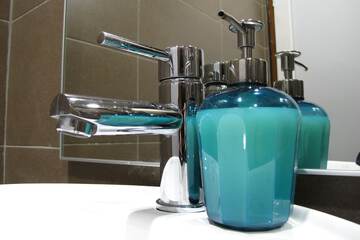 Bathroom sink