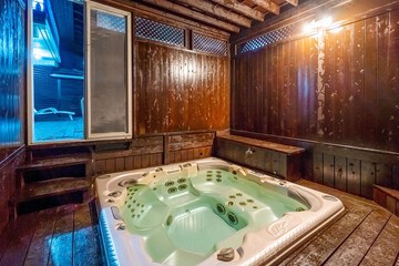 Private spa tub