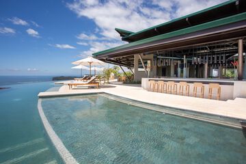 Infinity pool