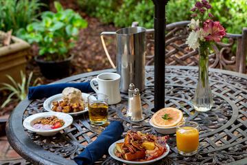 Breakfast/Coffee Service 148 of 166