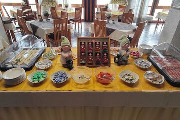 Breakfast buffet