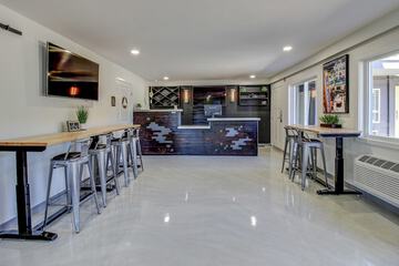 Hotel Interior 4 of 41