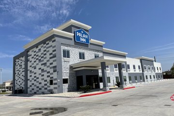 Palace Inn Blue Houston East Beltway 8