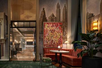 Lobby lounge