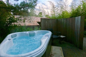 Private spa tub