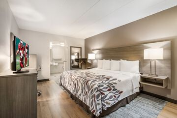 Room 16 of 33