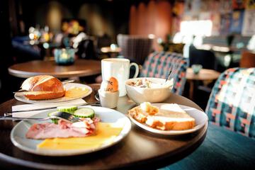 Breakfast buffet