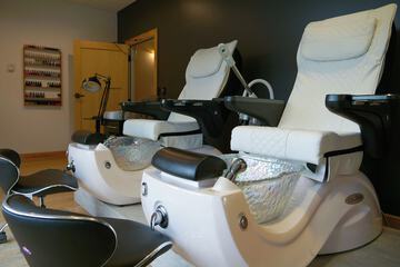 Nail salon