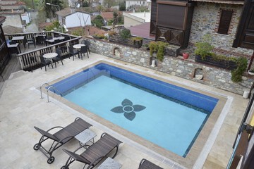Rooftop pool