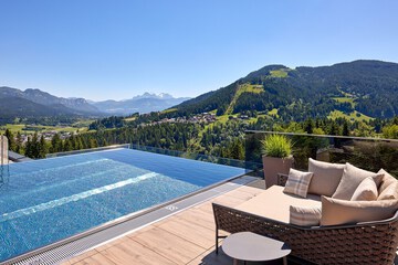 Infinity pool