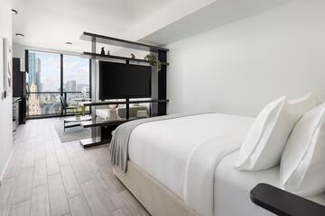Room 48 of 80