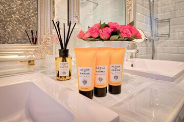 Bathroom amenities