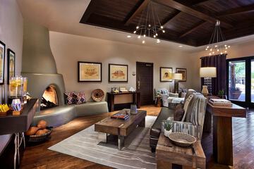 Lounge 115 of 145