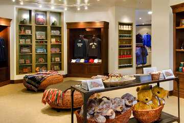 Gift Shop 104 of 120