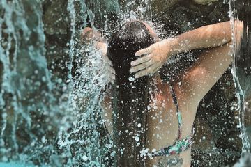 Pool waterfall