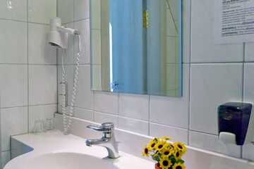 Bathroom sink