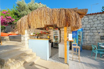 Poolside bar