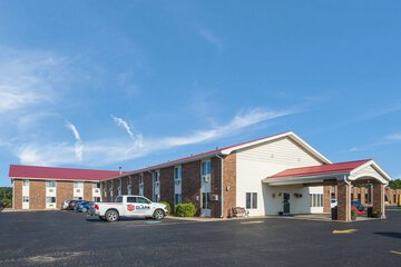Econo Lodge Inn & Suites