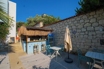 Poolside bar