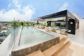 Rooftop pool