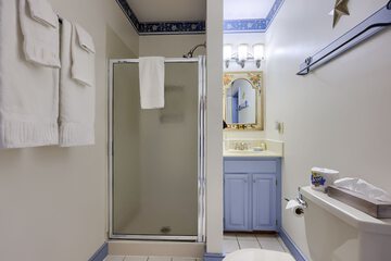 Room 9 of 33