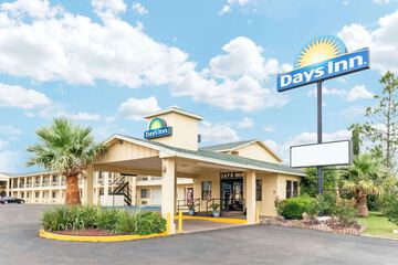 Days Inn by Wyndham Snyder