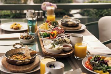 Breakfast meal