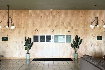 Check-in/check-out kiosk