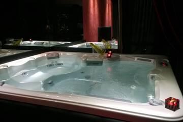 Jetted tub