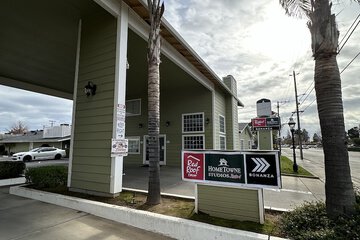 Bonanza Inn & Suites
