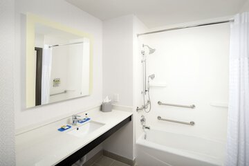 Room 15 of 27