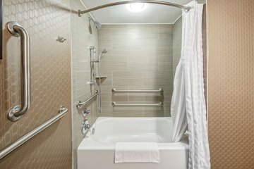 Room 13 of 40