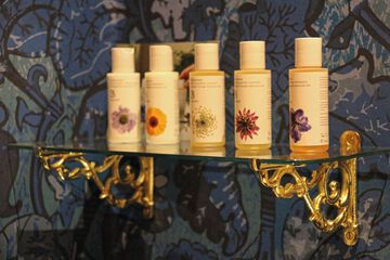 Bathroom amenities