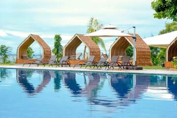 Infinity pool