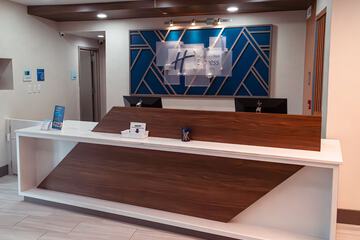 Check-in/check-out kiosk