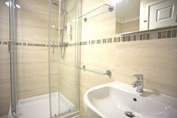 Bathroom shower