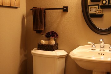 Ballroom/Hall 36 of 41