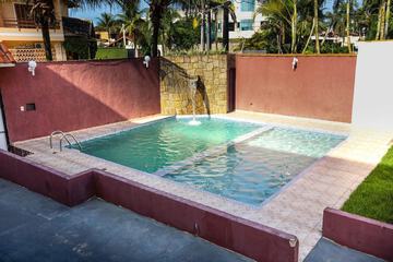Pool waterfall
