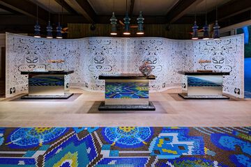 Lobby lounge